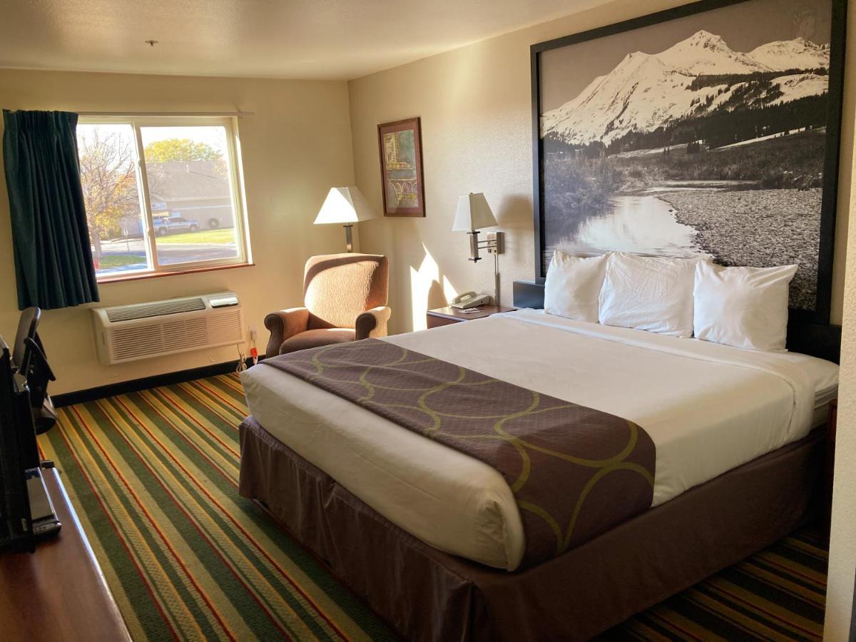 Super 8 By Wyndham Windsor Hotel Buitenkant foto