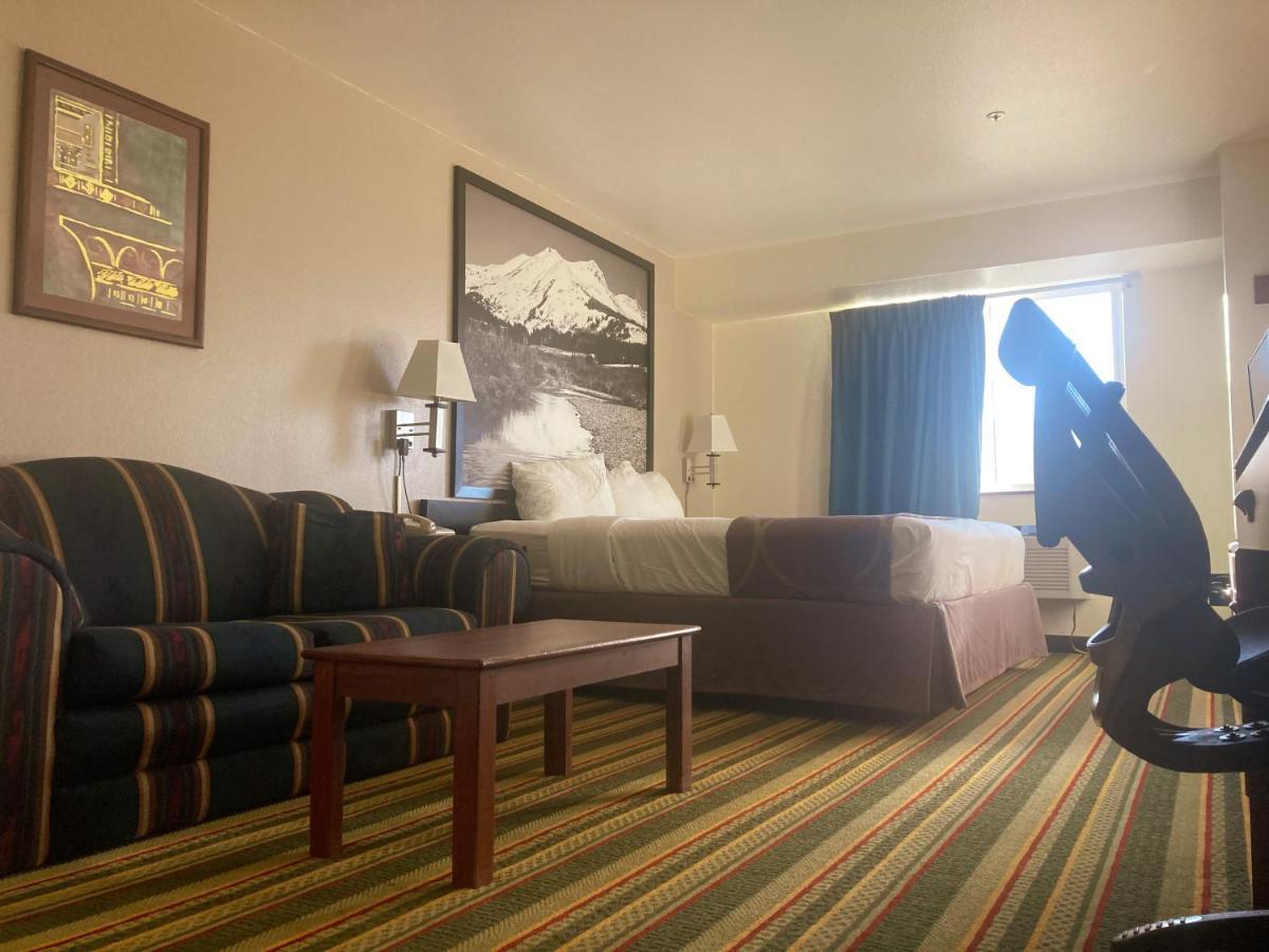 Super 8 By Wyndham Windsor Hotel Buitenkant foto