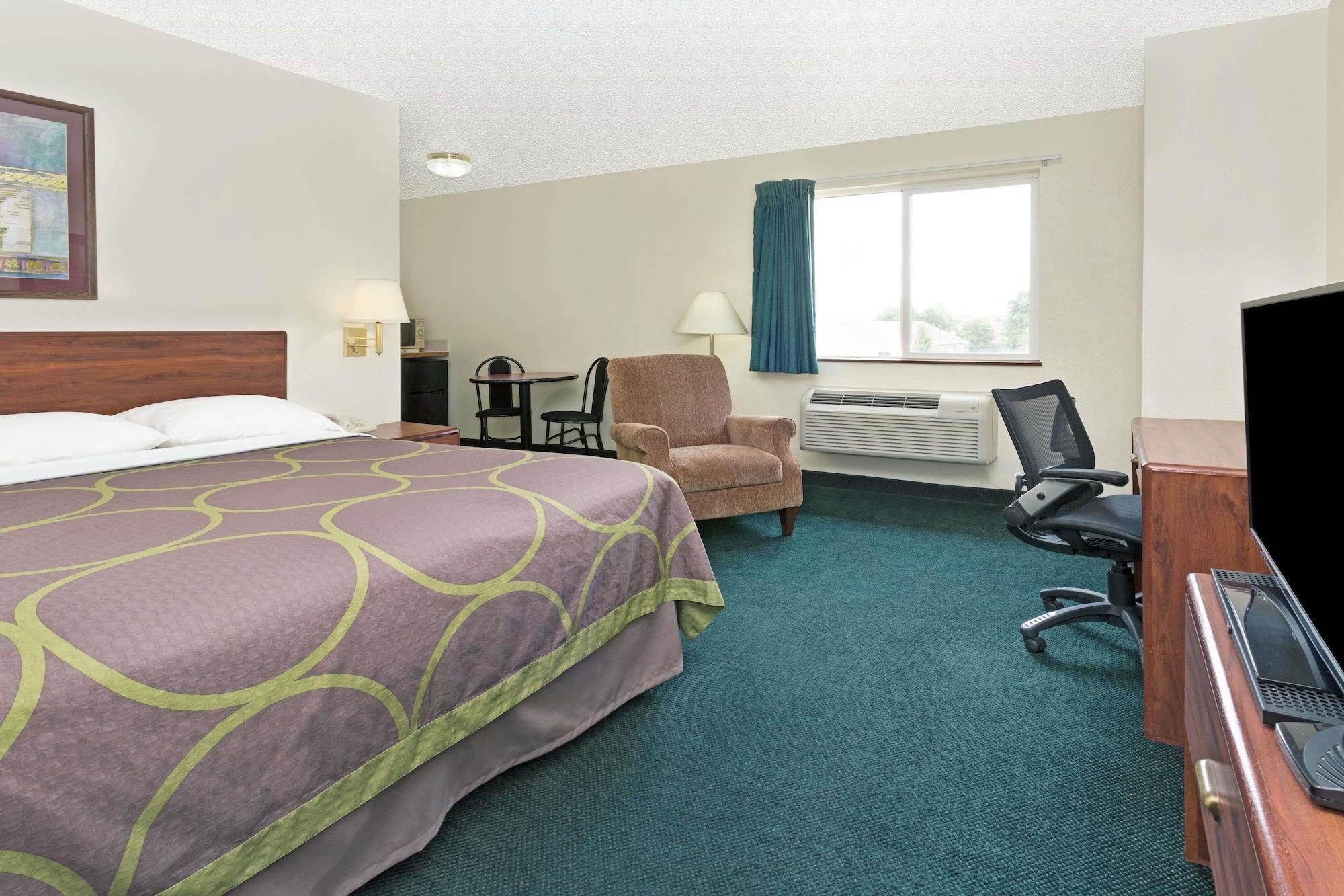 Super 8 By Wyndham Windsor Hotel Buitenkant foto